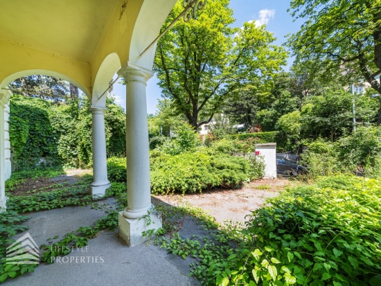 Historische Villa mit Studie für Ausbauprojekt in Grinzinger Bestlage