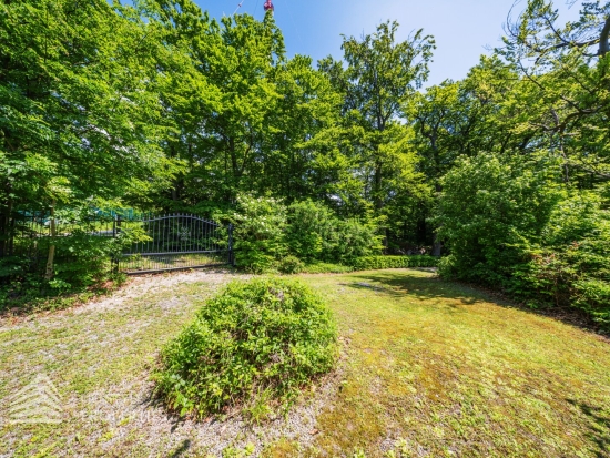 Luxuriöse Parkvilla mit einzigartigem Fernblick