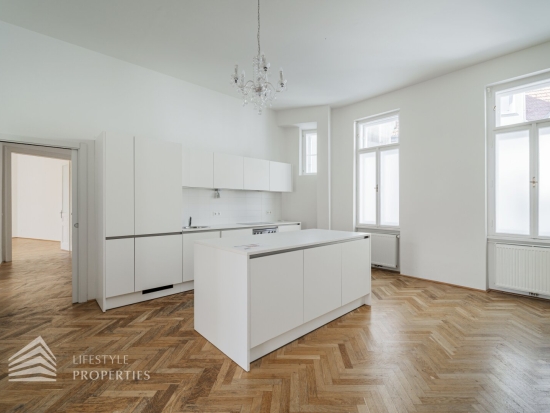 Grand Park Residence: Herrschaftlicher 6-Zimmer Altbau mit Weit- und Grünblick