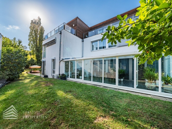 Atemberaubende Villa mit Blick über Wien in Bestlage, bei Neustift