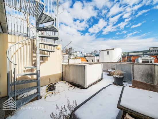 Lichtdurchflutete Maisonette-Wohnung mit Dachterrasse, Nähe Arenbergpark