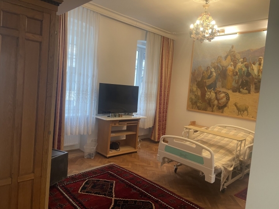 Sanierte 3-Zimmer Villa mit Ausbaupotenzial, Nähe Sternwartepark