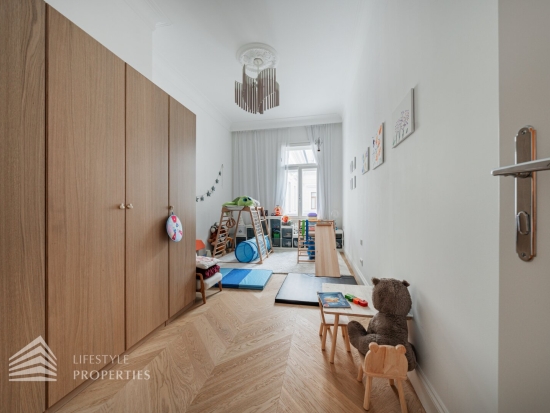 Wunderschöner 6-Zimmer Altbau, Nähe Börse