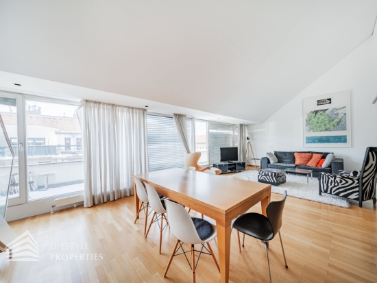 Lichtdurchflutete Maisonette-Wohnung mit Dachterrasse, Nähe Arenbergpark