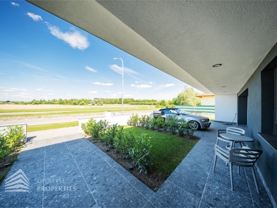 Modernes Einfamilienhaus mit Garten in Ruhelage