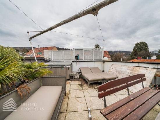 Exklusives, möbliertes Penthouse mit Dachterasse inklusive einer Regelgeschoßwohnung mit Balkon und Veranda