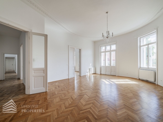 Grand Park Residence: Herrschaftlicher 6-Zimmer Altbau mit Weit- und Grünblick