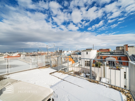 Lichtdurchflutete Maisonette-Wohnung mit Dachterrasse, Nähe Arenbergpark