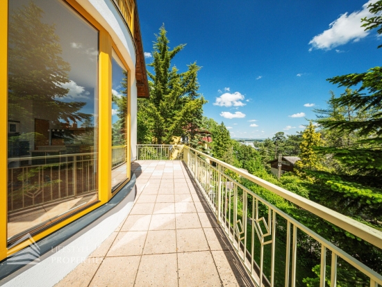 Einzigartiges Einfamilienhaus in wunderschöner Hanglage