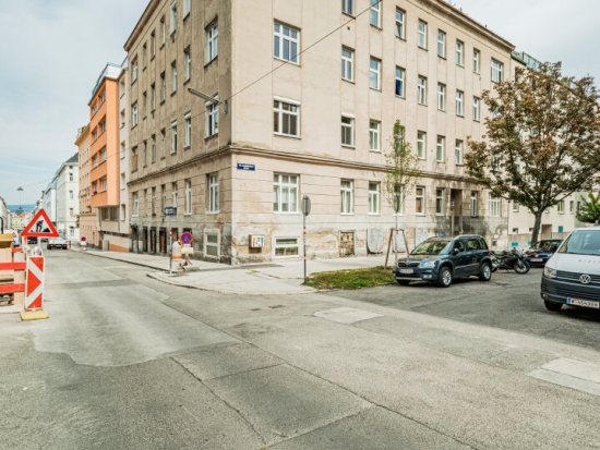 Lukratives Wohnungspaket mit Rohdachboden