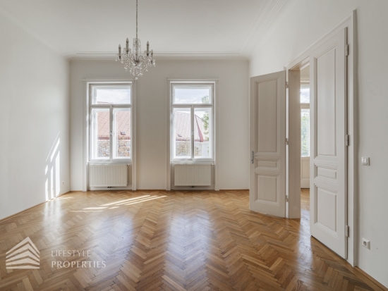 Grand Park Residence: Herrschaftlicher 6-Zimmer Altbau mit Weit- und Grünblick