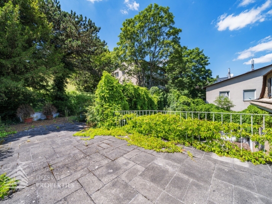 Historische Villa mit Studie für Ausbauprojekt in Grinzinger Bestlage