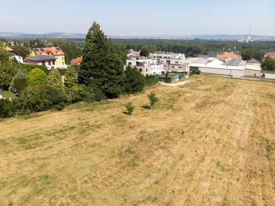 Großartiges Grundstück mit Baubewilligung in Ruhelage, Nähe Ölberg