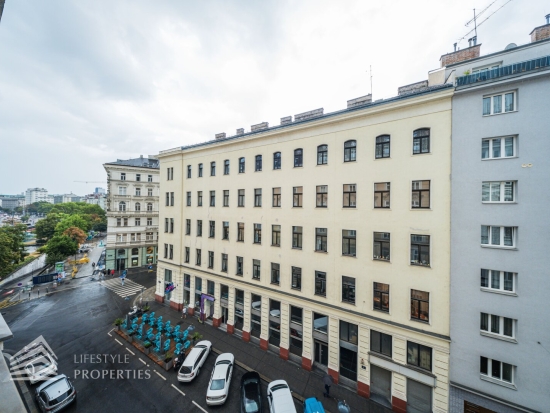 Erstbezug! Generalsanierte 5-Zimmer Altbauwohnung Nähe Hoher Markt