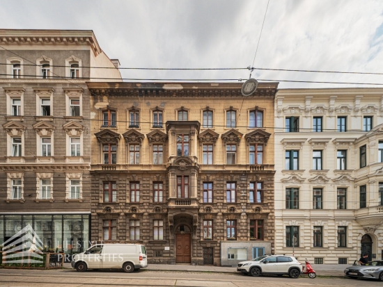 Exklusive Altbau-Etage mit 2 Balkonen nähe Volksoper