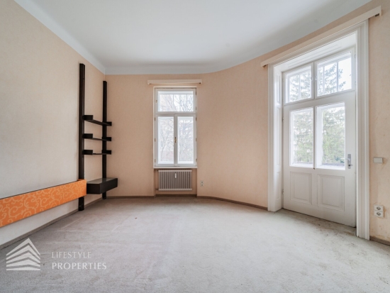 Eindrucksvolle 3-Zimmer Altbauwohnung mit Terrasse und Veranda im 13. Wiener Gemeindebezirk