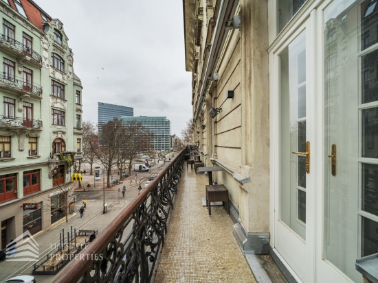 Möblierte 4-Zimmer Wohnung mit Balkon, Nähe Schwedenplatz