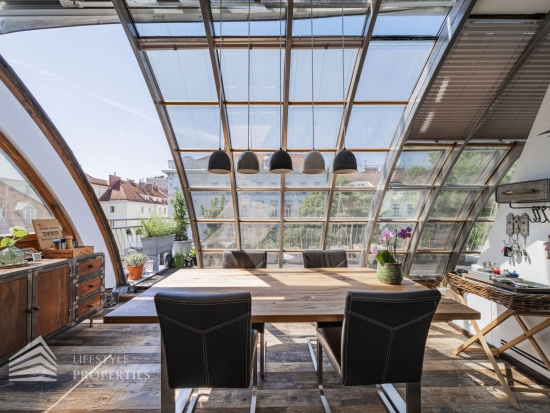 Einzigartiges Penthouse mit großer Terrasse und 2 Garagenplätzen!