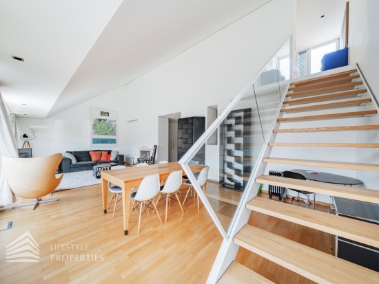 Lichtdurchflutete Maisonette-Wohnung mit Dachterrasse, Nähe Arenbergpark