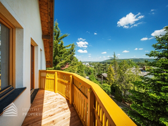 Einzigartiges Einfamilienhaus in wunderschöner Hanglage