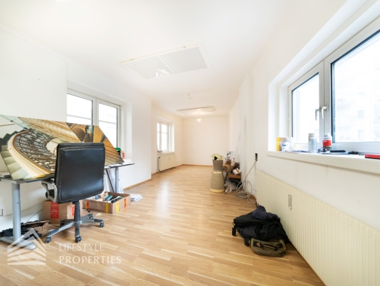 Außergewöhnliches 2-Zimmer Büro/Praxis, Nähe Landstraße