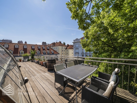 Einzigartiges Penthouse mit großer Terrasse und 2 Garagenplätzen!