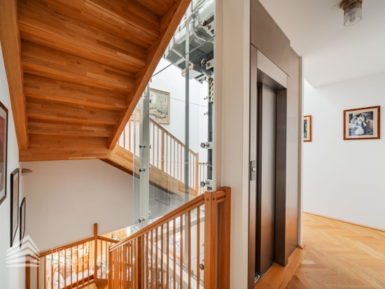 Atemberaubende Villa mit Blick über Wien in Bestlage, bei Neustift