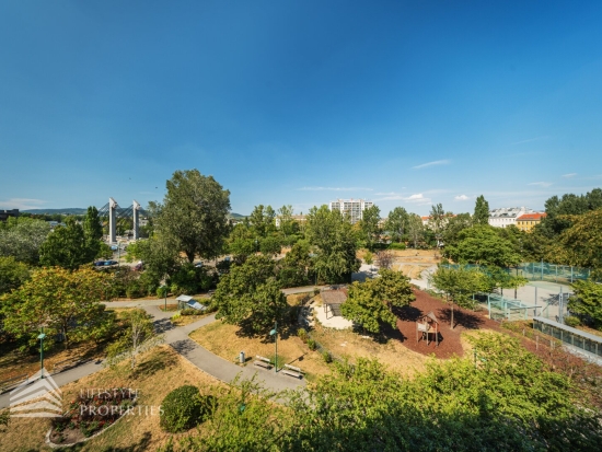 Stilvolle Helle 3-Zimmer-Wohung mit Loggia nähe Donaukanal