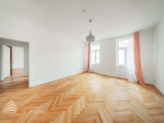 Traumhafte 3-Zimmer Altbauwohnung mit großzügigen Balkon