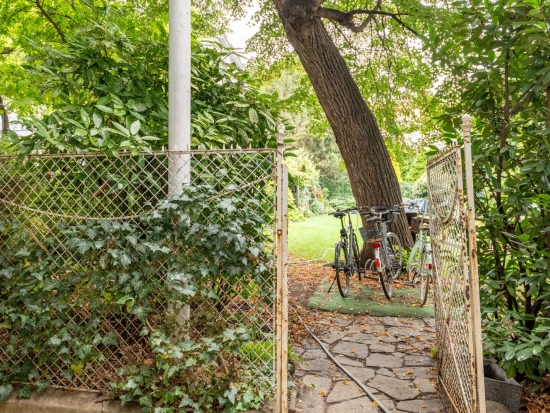 Einzigartige 2-Zimmer Terrassen-Garten-Wohnung, Nähe Volksoper