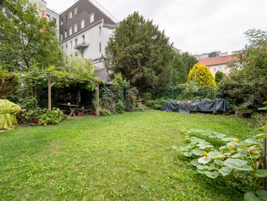 Einzigartige 2-Zimmer Terrassen-Garten-Wohnung, Nähe Volksoper