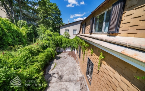 Historische Villa mit Studie für Ausbauprojekt in Grinzinger Bestlage